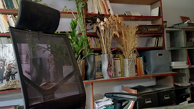 Chat +18 de yvanbonar ao vivo