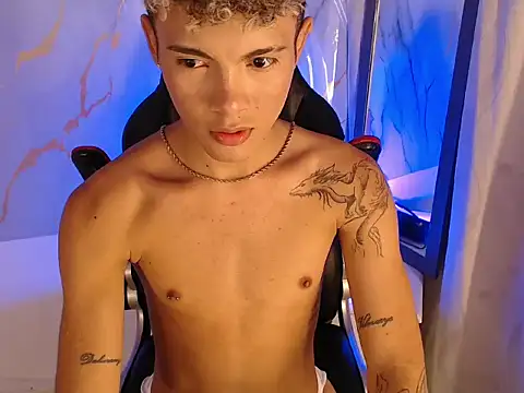 แชท XXX สดของ NaimVoss