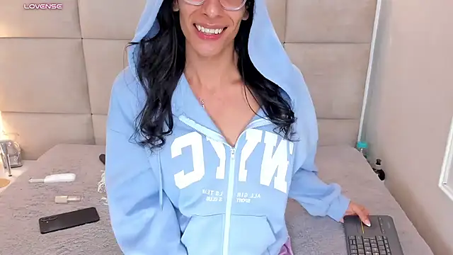 ViolettaReyyes' Webcam Show
