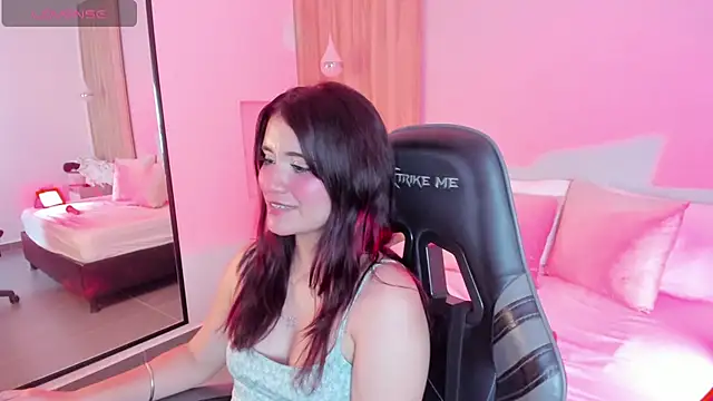 Chat +18 de astrid_ferrani ao vivo