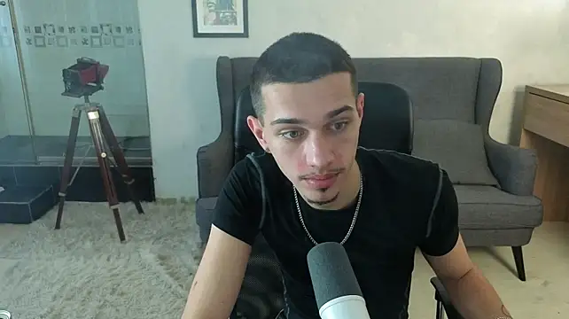 Chat +18 de KaydenDrew ao vivo