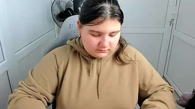PhoenixFly Live XXX-chat