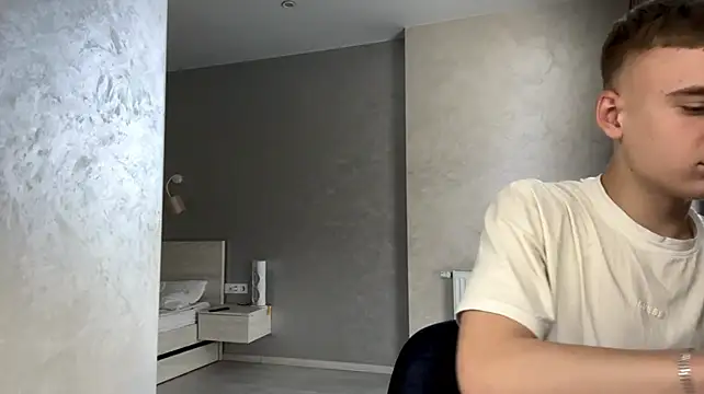 SoloFury live XXX chat