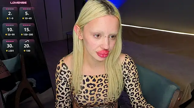 Luna_Beverly Chat XXX in diretta