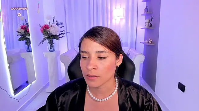 hanna_mils Chat XXX in diretta
