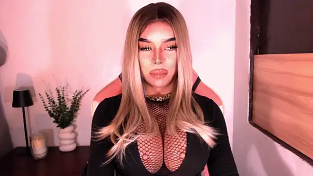 Zandralopez Adlı Modelin Canlı XXX Sohbeti