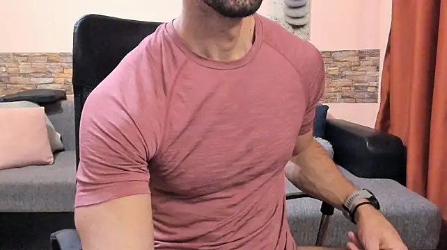HotHunkTrainer live XXX chat