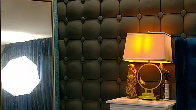 Chat XXX ao vivo de LeyaCass