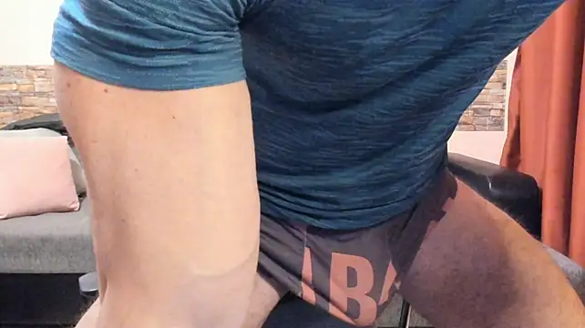 Chat XXX Live HotHunkTrainer