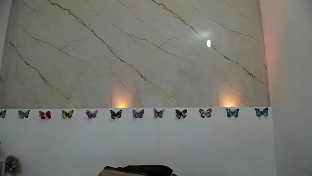 Tatihornyy1's Live XXX Chat