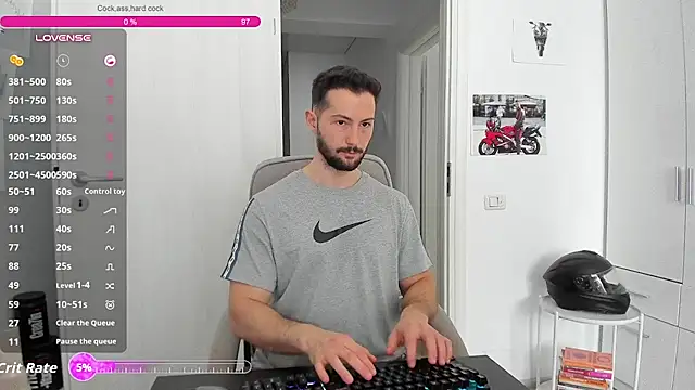 ZackFraser Adlı Modelin Canlı XXX Sohbeti