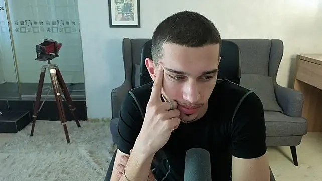 Chatroom XXX en direct de KaydenDrew