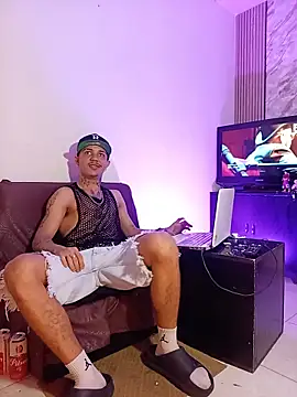 HannibalLester Adlı Modelin Canlı XXX Sohbeti
