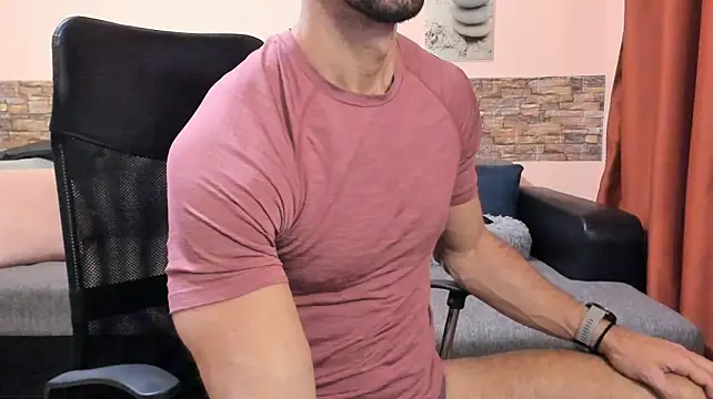 HotHunkTrainer's Live XXX Chat