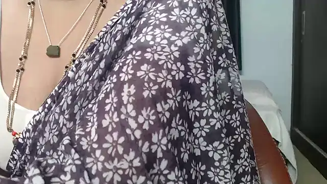 sunitha-3 লাইভ XXX চ্যাট