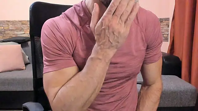 Živý XXX chat HotHunkTrainer