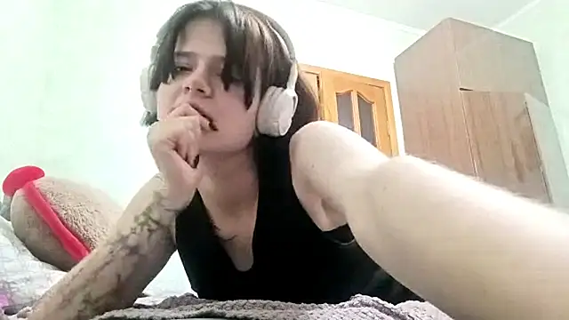 RandiMerkel Adlı Modelin Canlı XXX Sohbeti