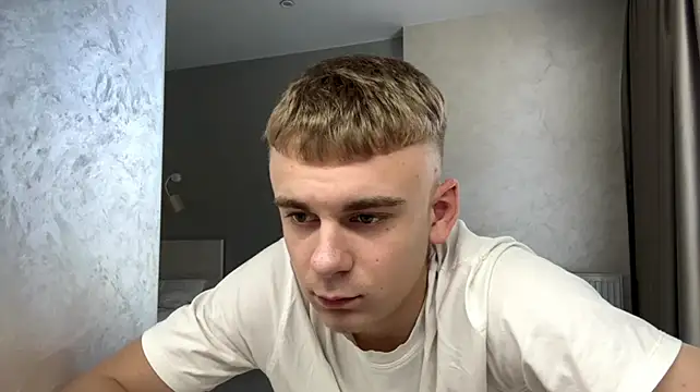 SoloFury 라이브 XXX 채팅