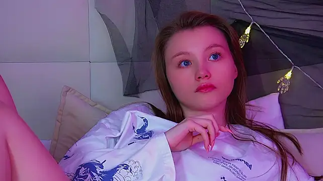 KeiraAsti's Live XXX Chat