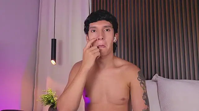 JacoboSwam's Live XXX Chat
