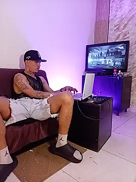 XXX chat uživo modela HannibalLester