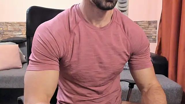 HotHunkTrainer's Live XXX Chat