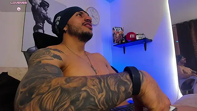 LiamReigns_ Live XXX-chat