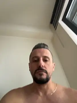 InsaneMattt XXX чат на живо
