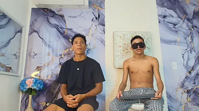Chatroom XXX en direct de RED_ZONE_BOYS