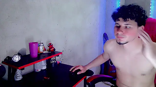 Atom_Hot élő XXX-chatje
