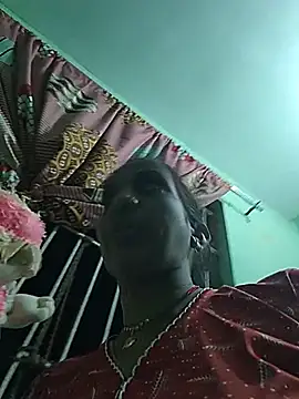 Show modela Priya_couple1 na web-kameri