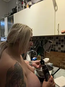 Monageiln Live XXX chat