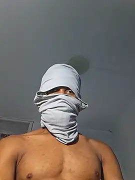عرض كام theUncutKing