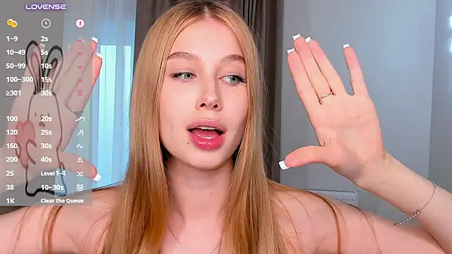 JunieAmert's Live XXX Chat