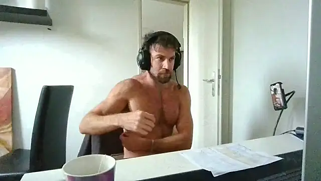 alpha-hunk's Live XXX Chat