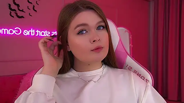 CrystalLyons Adlı Modelin Canlı XXX Sohbeti