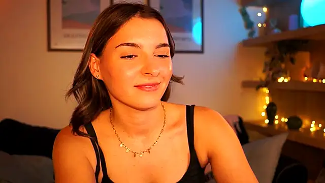 tiny_pixieee's Live XXX Chat