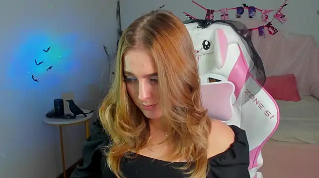 EllaBells live XXX chat