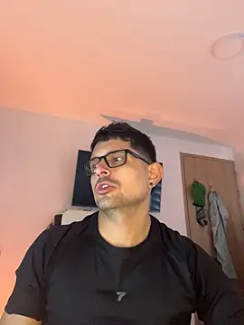 TroyeKnight Live XXX-chat