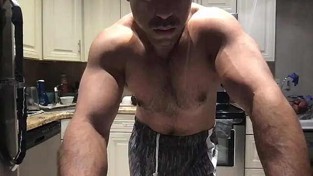 BigGuyMuscleのライブXXXチャット