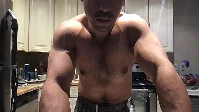 BigGuyMuscle XXX чат на живо