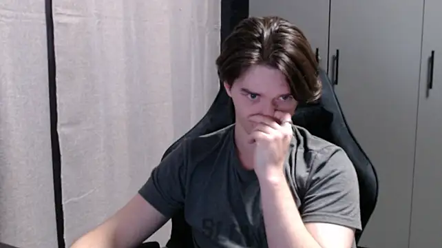 XXX chat uživo modela arthur___king