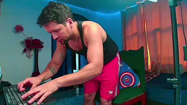 دردشة LucasGaeel الجنسية المباشرة