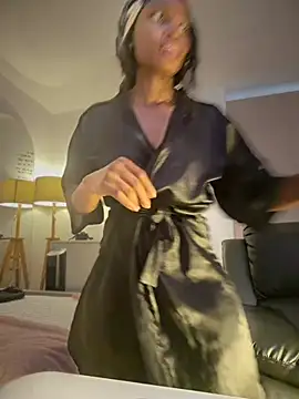 XXX chat uživo modela CharlottX