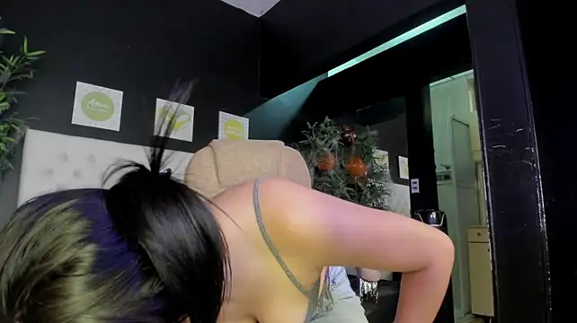 XXX chat uživo modela Sara_Tukson