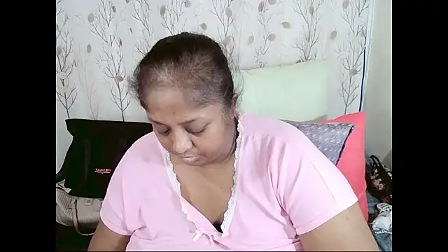 Chat XXX en directo de Indiantasha
