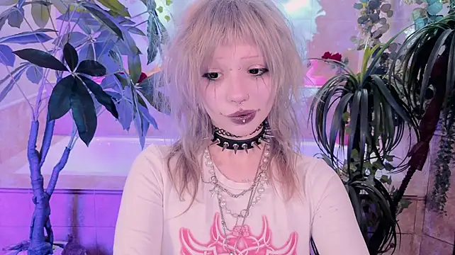 EffieRayのライブXXXチャット