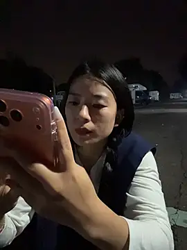 MS-520's Live XXX Chat
