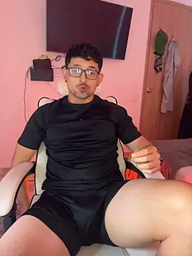 TroyeKnight Chat XXX live