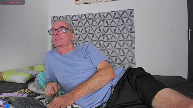david_holman Adlı Modelin Canlı XXX Sohbeti